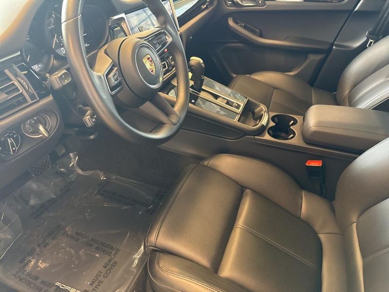2023 Porsche Macan 