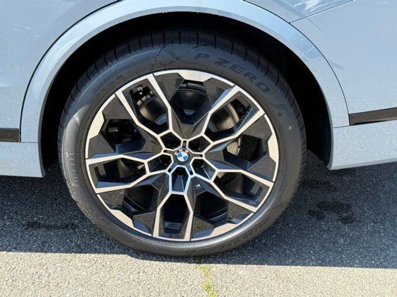 New 2026 BMW X7 xDrive40iImage 14