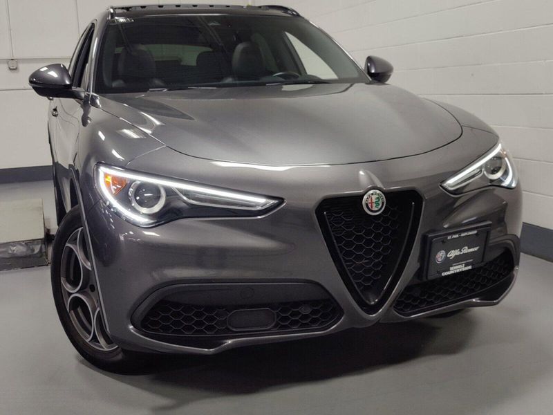 2022 Alfa Romeo Stelvio AWD w/Sunroof/NavImage 3