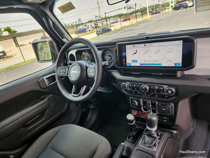 New 2025 Jeep Gladiator Willys 4x4