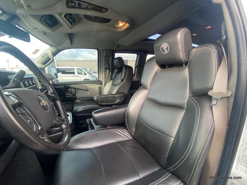 2020 Chevrolet Express Cargo Image 4