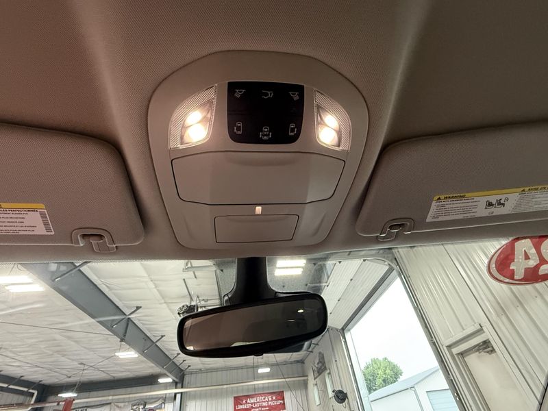 Used 2024 Chrysler Pacifica Touring LImage 19