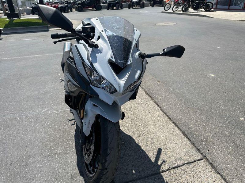 2025 Kawasaki NINJA ZX4RR ABS 
