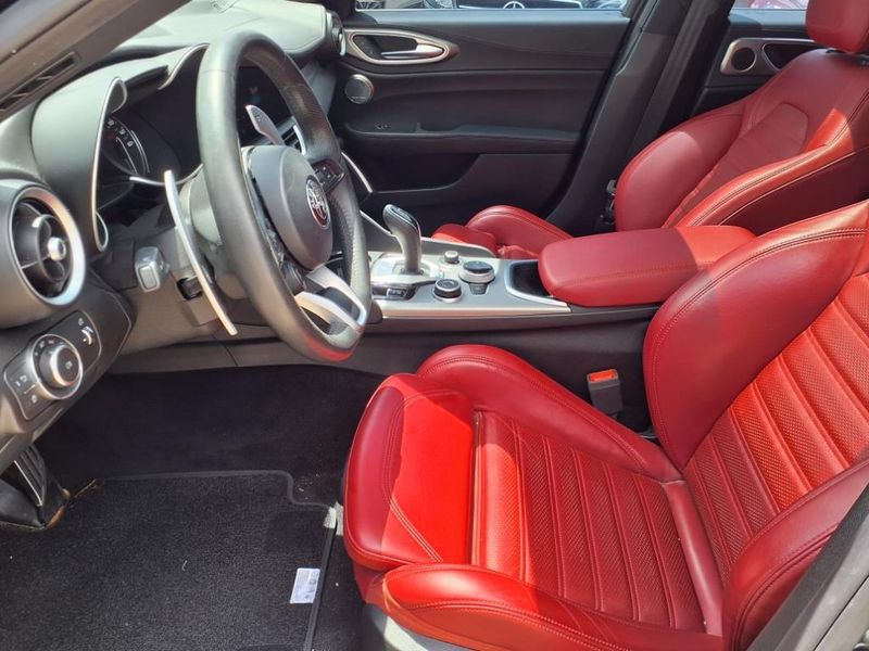 2022 Alfa Romeo Giulia VeloceImage 18