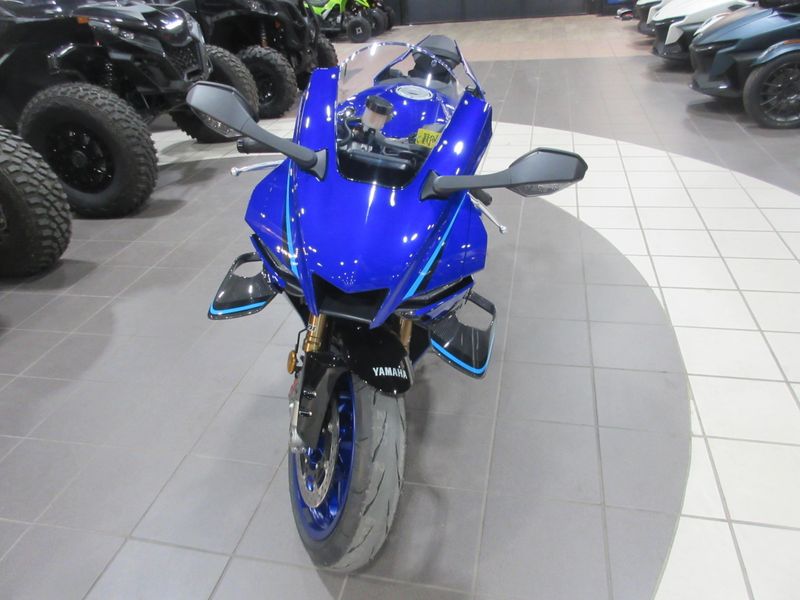 NEW 2026 YAMAHA YZF-R1 Image 8