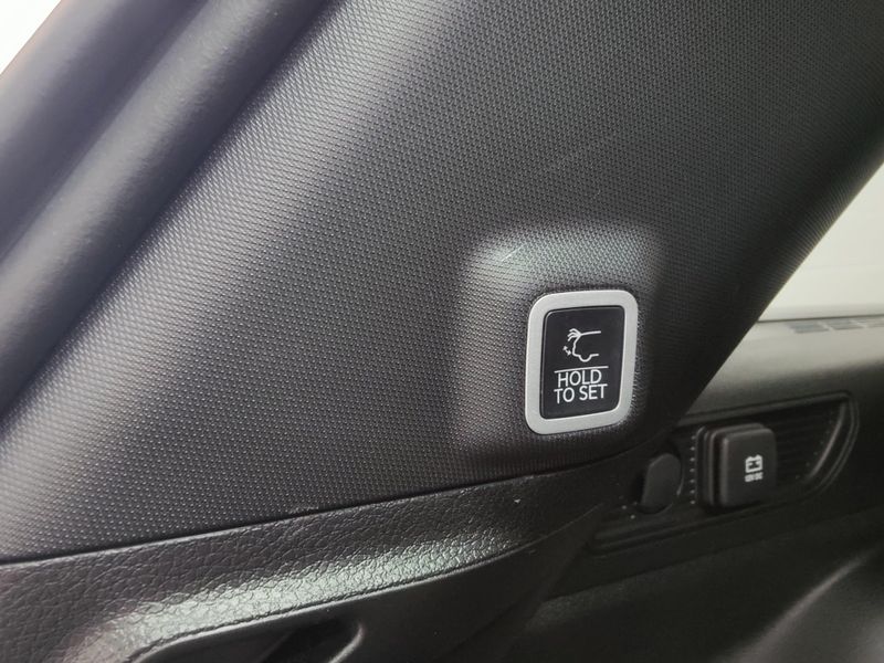 Used 2025 Jeep Grand Cherokee Limited 4X4 w/Luxury Tech IIImage 16