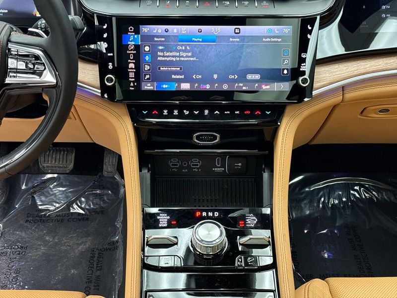 New 2026 Jeep Grand Cherokee Summit 4x4Image 10