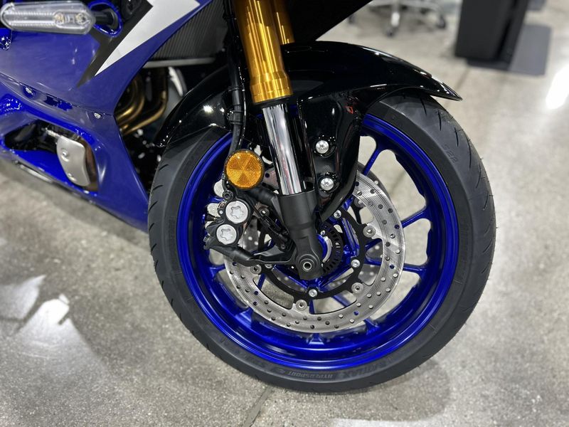 2025 Yamaha YZF-R7 Image 5