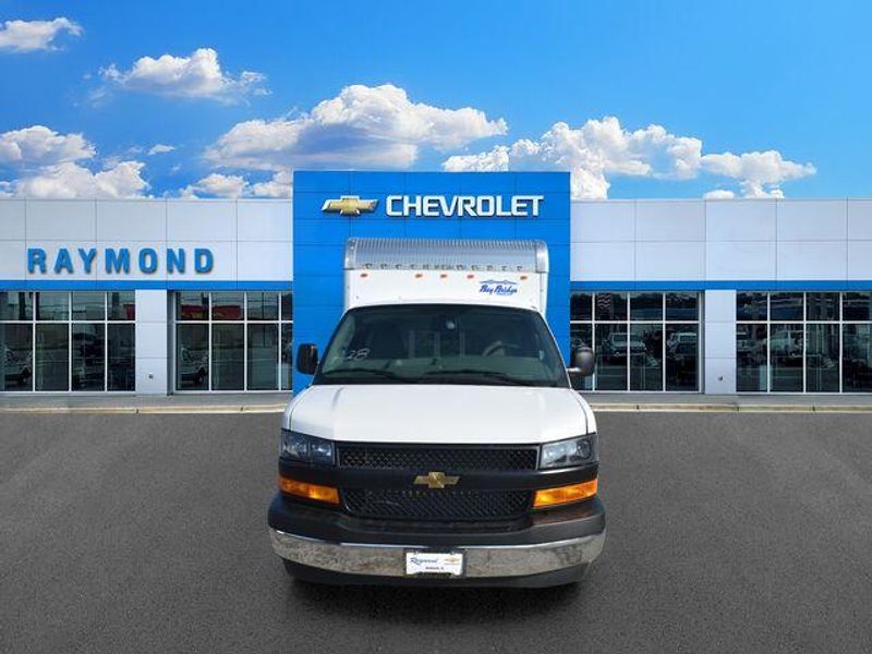 New 2026 Chevrolet Express 3500 Work VanImage 9