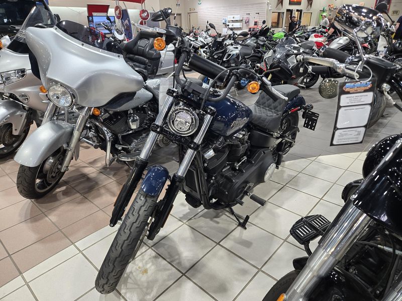 USED 2019 HARLEY SOFTAIL STREET BOB Image 3