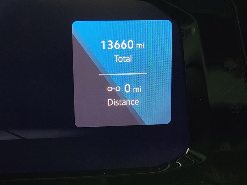 Used 2024 Volkswagen Golf GTI SE w/Sunroof/Leather PkgImage 25