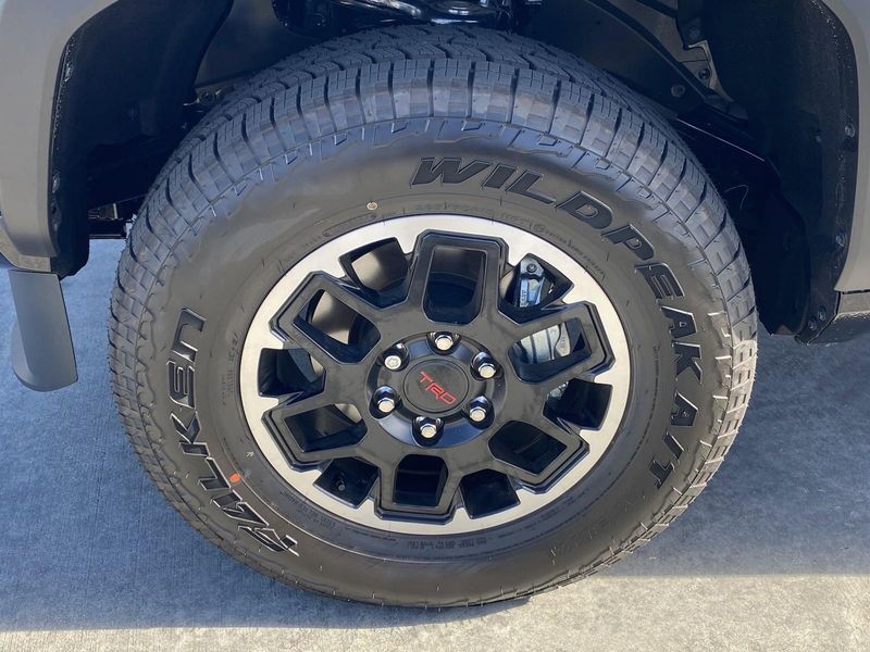 New 2024 Toyota Tacoma TRD Off Road HybridImage 8
