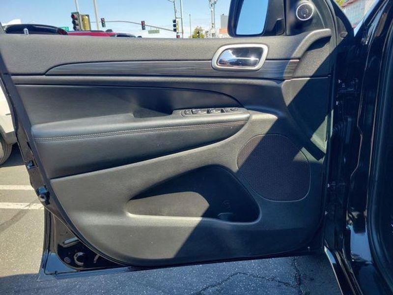 Used 2019 Jeep Grand Cherokee Altitude