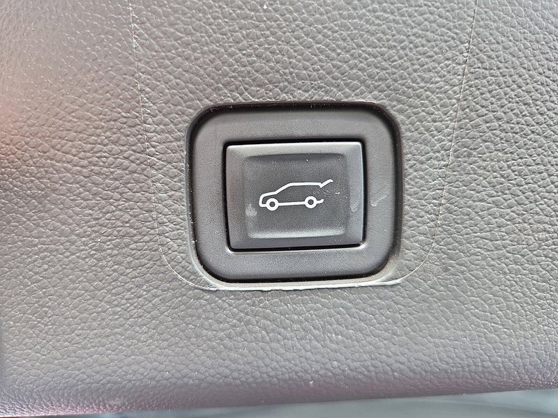 2023 Chevrolet Traverse High Country photo 36