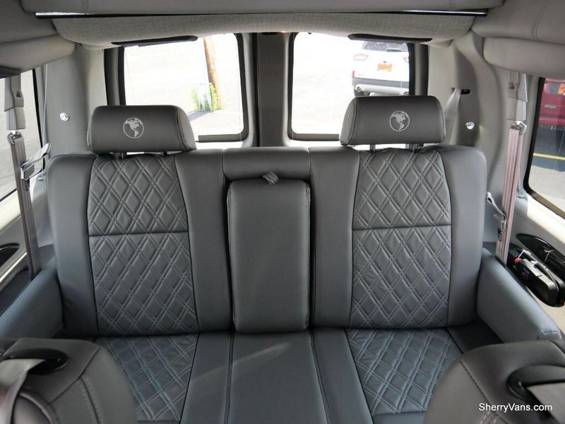 2022 Chevrolet Express Cargo photo 2