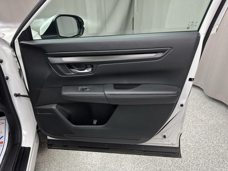 Used 2025 Honda Cr-V EXImage 16