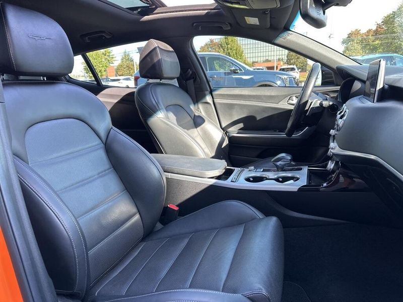 2020 Kia Stinger GT2 photo 13