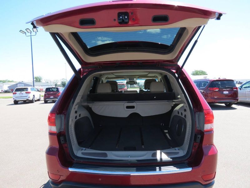 Used 2012 Jeep Grand Cherokee Overland 4x4 4dr SUVImage 21