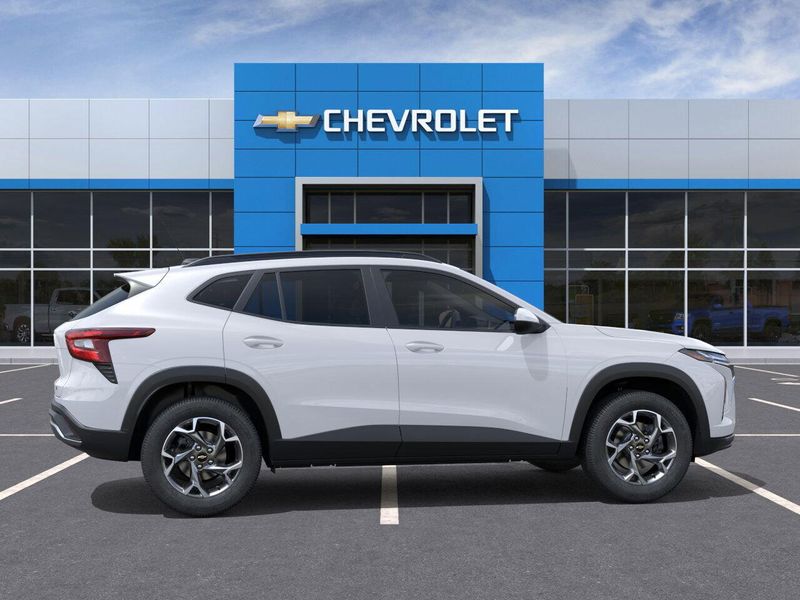 New 2025 Chevrolet Trax LTImage 5