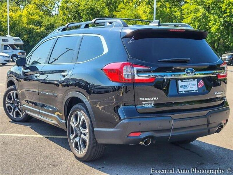 2023 Subaru Ascent Touring photo 3