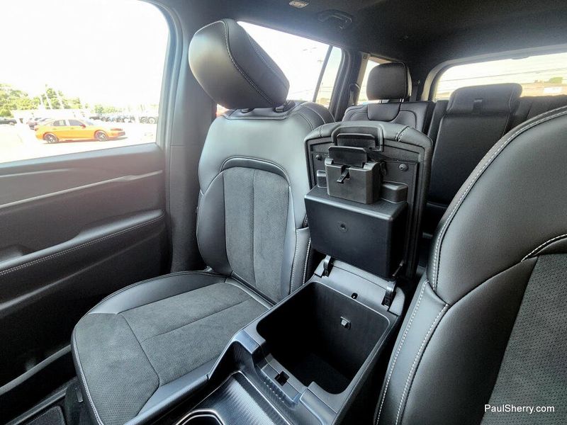 New 2026 Jeep Grand Cherokee L Laredo Altitude 4x4