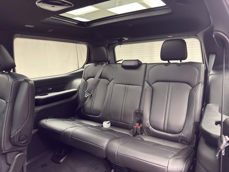 2026 Jeep Grand Wagoneer 4x4Image 13