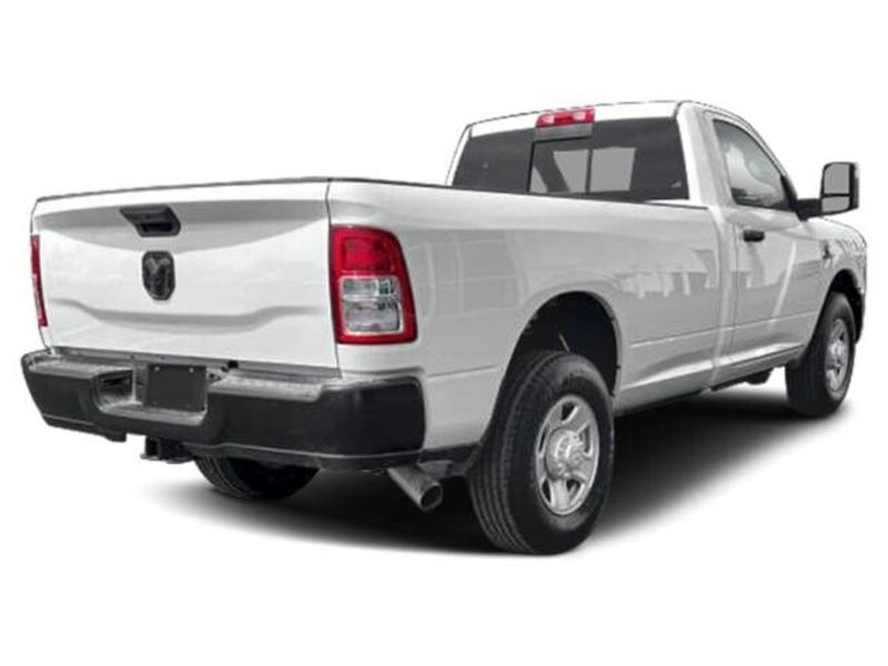  RAM 3500 Image 2