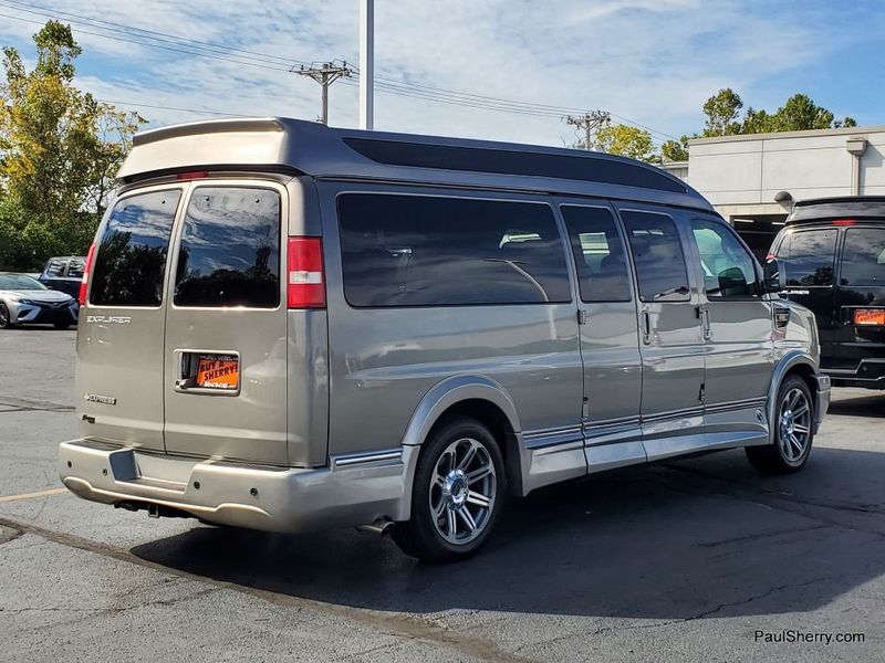 2018 Chevrolet Express 2500 Image 20