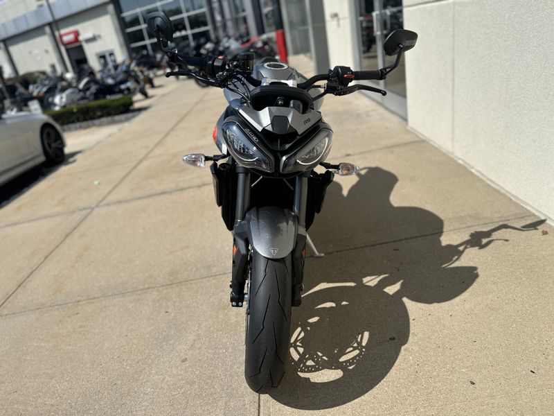 2024 Triumph STREET TRIPLE RS in a SILVER ICE exterior color. Cross Country Powersports 732-491-2900 crosscountrypowersports.com 