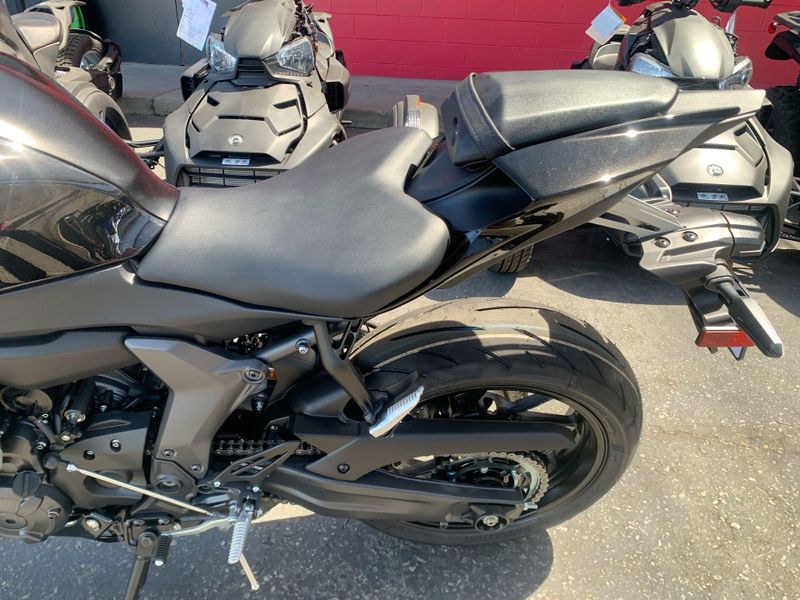 New 2025 Yamaha YZF-R7 Image 10