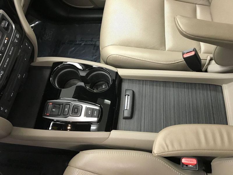 Used 2017 Honda Pilot EliteImage 6