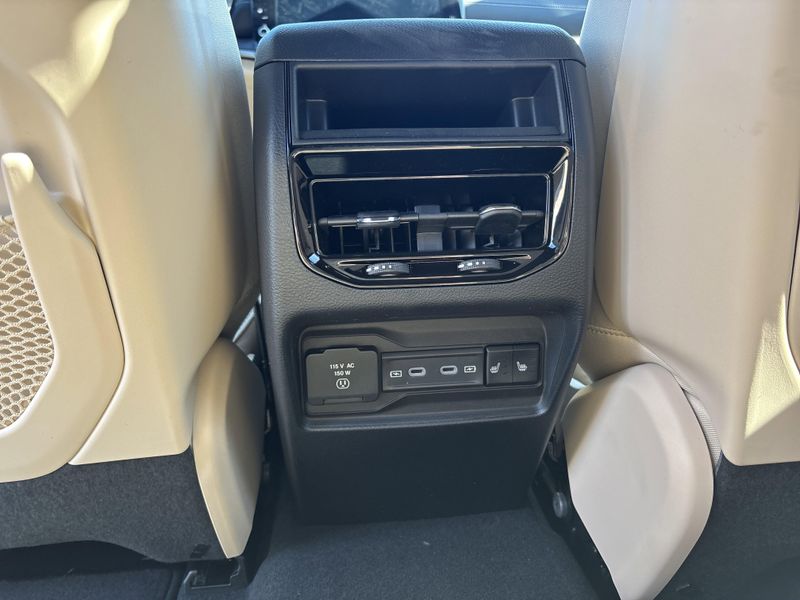 New 2026 Jeep Grand Cherokee Limited 4x4Image 23