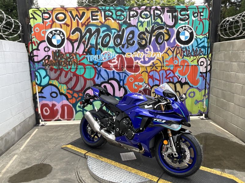 New 2026 Yamaha YZF-R1 Image 4