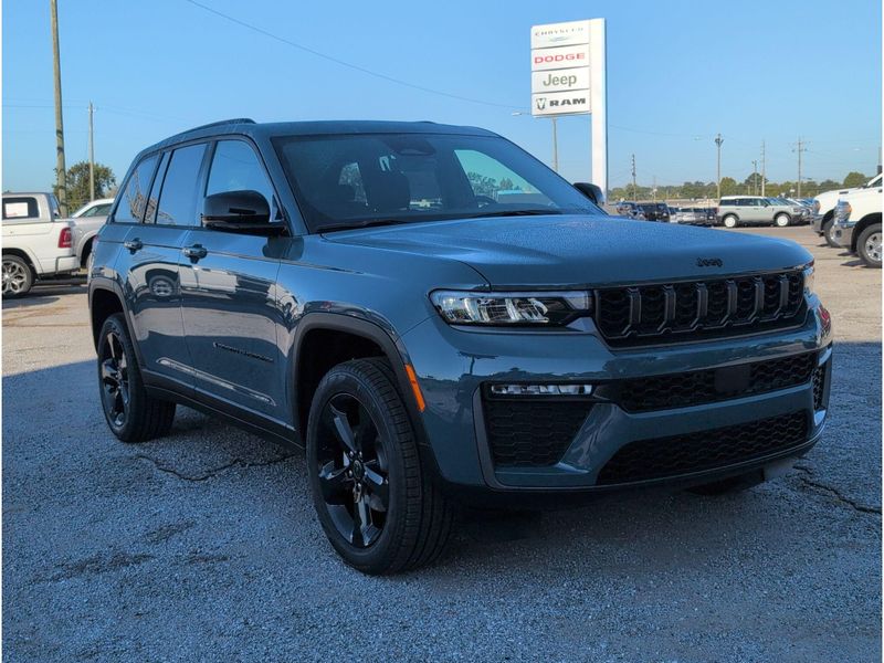 New 2027 Jeep Grand Cherokee Limited 4x4Image 7