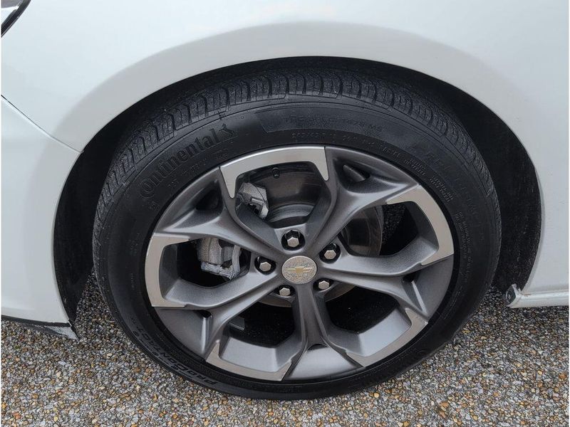 Used 2024 Chevrolet Malibu LTImage 9