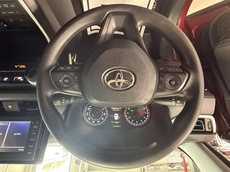 Used 2019 Toyota RAV4 LEImage 26