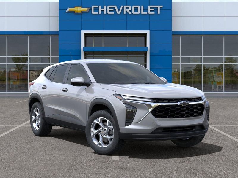New 2025 Chevrolet Trax LSImage 7