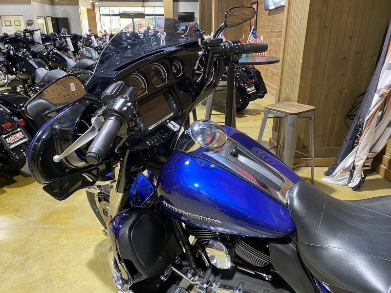 2015 Harley-Davidson ULTRA LIMITED Image 5