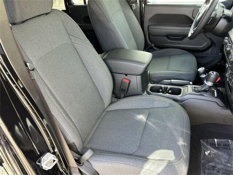 New 2026 Jeep Wrangler 4-door Sport SImage 11