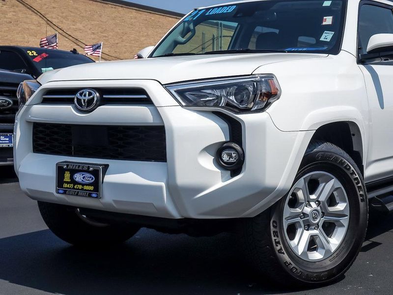 2021 Toyota 4Runner SR5 Premium photo 2