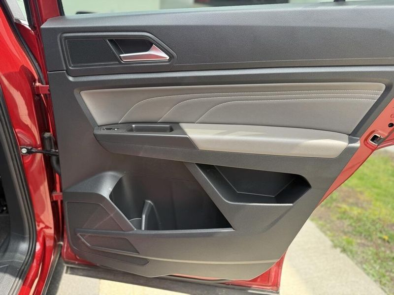 2023 Volkswagen Atlas Cross Sport 3.6L V6 SELImage 49