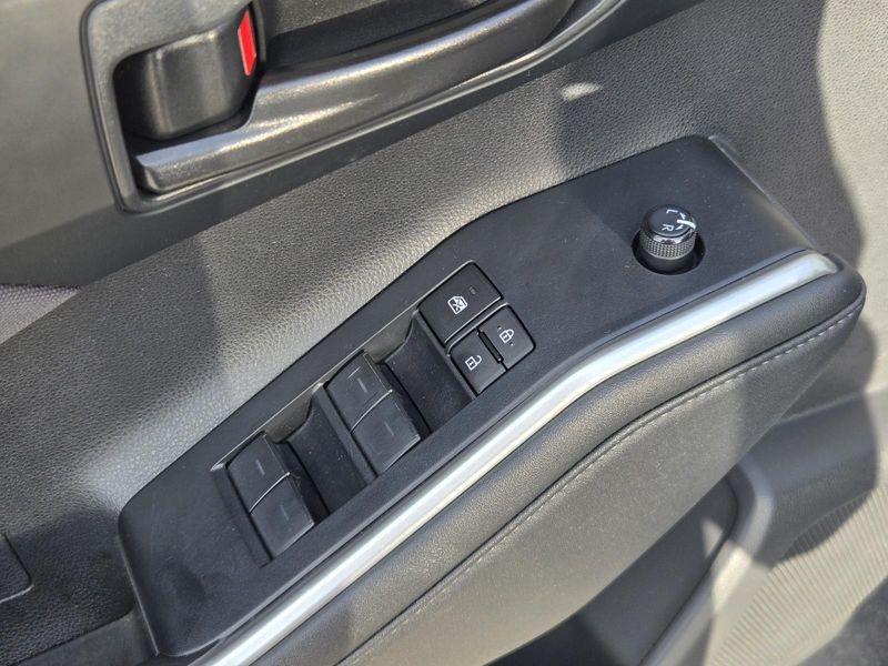 Used 2024 Toyota Highlander XLE FWD (Natl)