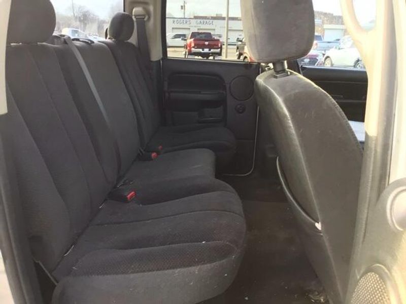 2004 Dodge Ram 1500 SLTImage 16