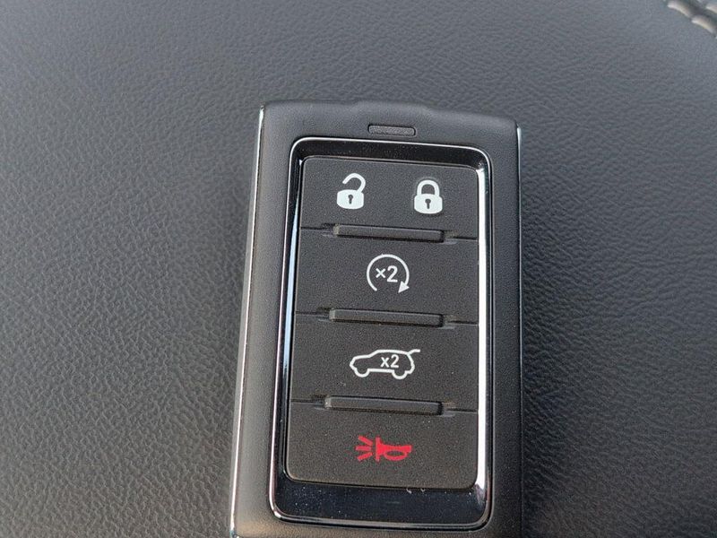 2025 Jeep Grand Cherokee Altitude X 4x2Image 19