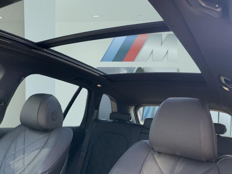 2025 BMW X5 xDrive50eImage 21