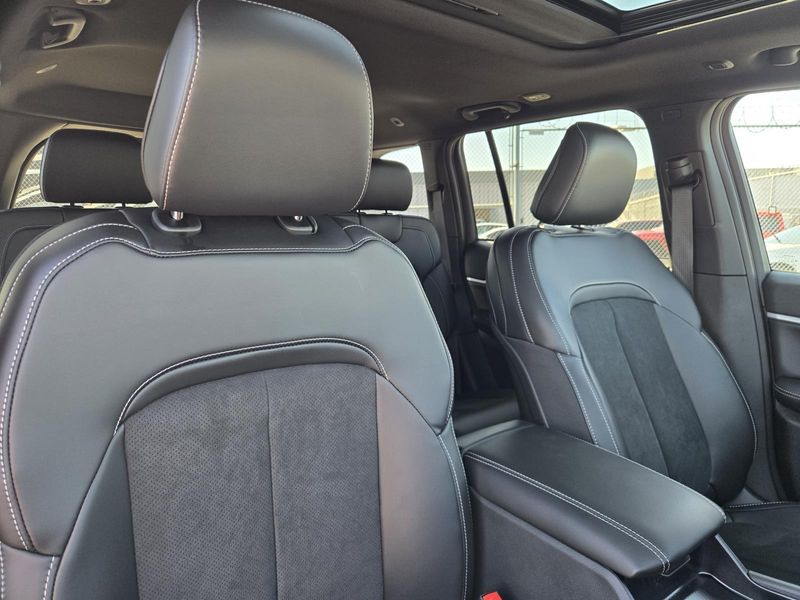New 2026 Jeep Grand Cherokee Laredo Altitude 4x4