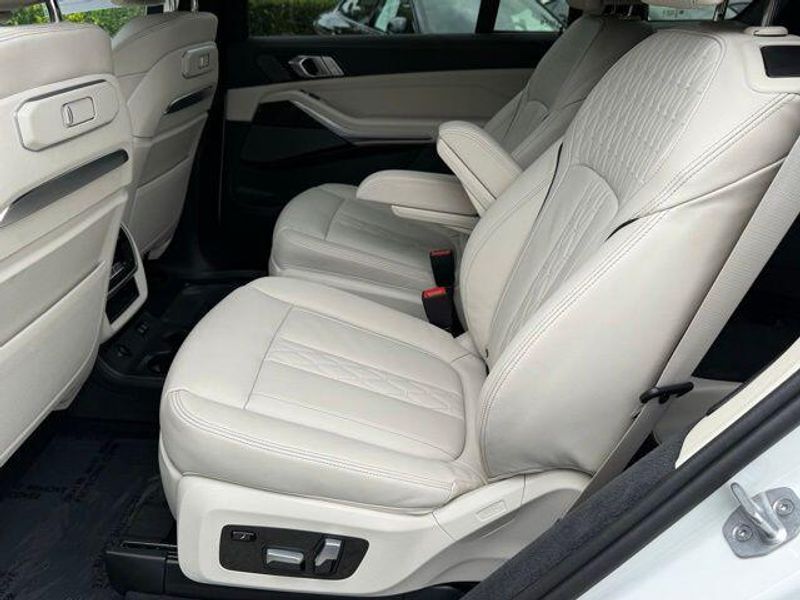 Used 2026 BMW X7 xDrive40iImage 32