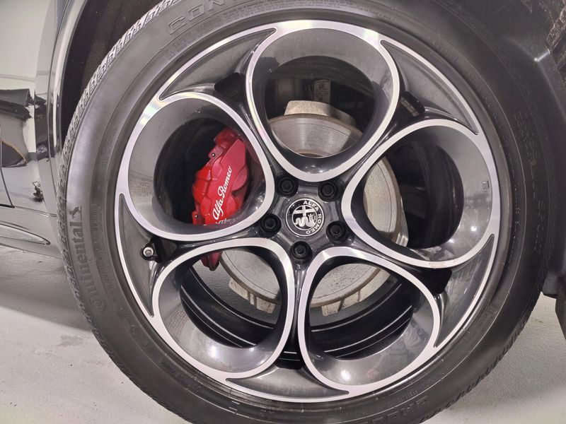 Used 2024 Alfa Romeo Stelvio Veloce AWD w/Sunrof/Activ AsstImage 13