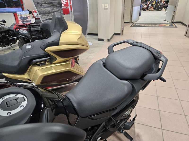 NEW 2025 YAMAHA TRACER 9 Image 15