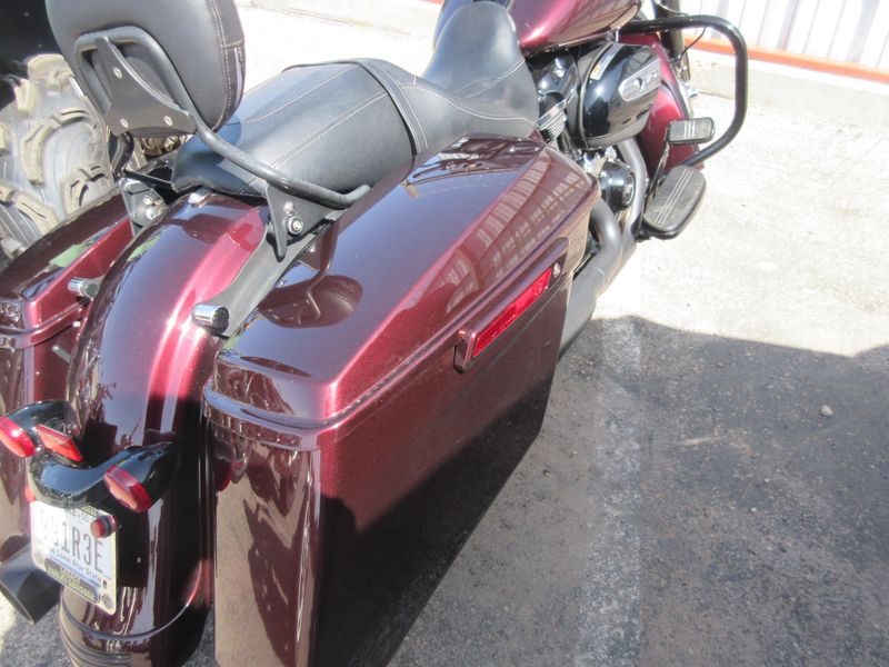 USED 2018 HARLEY STREET GLIDE SPECIAL Image 8